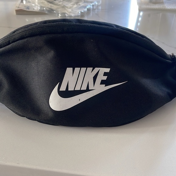 Nike Fanny pack - Picture 2 of 8